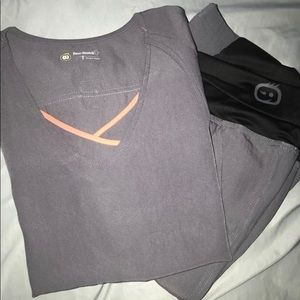 Wonder Wink Four Stretch Scrubs Set